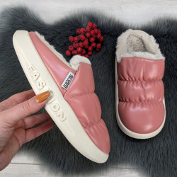 Тапочки чуни женские закрытые Fashion пудровые эко-кожа на меху 4200 Тапочки чуни женские закрытые Fashion пудровые эко-кожа на меху 4200