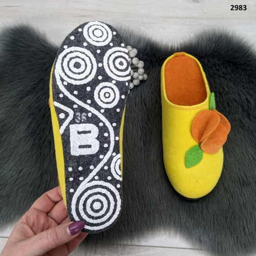 Тапочки женские фетровые для ламината на танкетке Белста желтые с цветком 2983