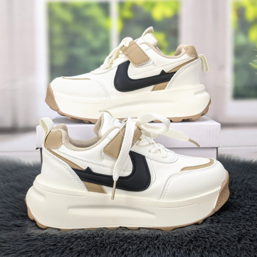 Кросівки дитячі для дівчинки молочного кольору Lilin shoes 5282