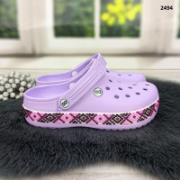 Сабо кроксы женские лавандовые с узором вышиванка Dago Style 2494