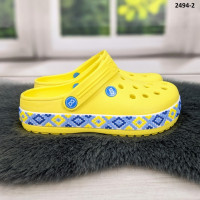 Сабо кроксы женские желтые с узором вышиванка Dago Style 2494