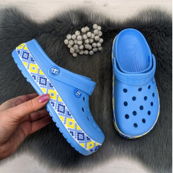 Сабо крокси жіночі сині з яскравим візерунком вишиванка Dago Style 2494