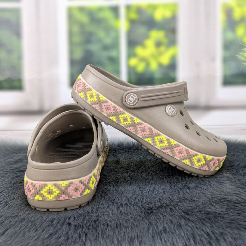 Сабо крокси жіночі бежеві з візерунком вишиванка Dago Style 2494