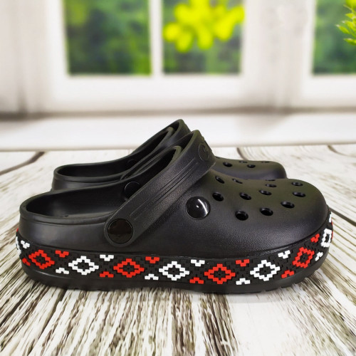 Сабо крокси жіночі чорні з візерунком вишиванка Dago Style 2494