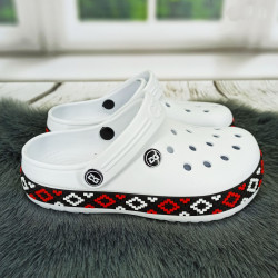 Сабо крокси жіночі білі з чорною вишиванкою Dago Style 2494