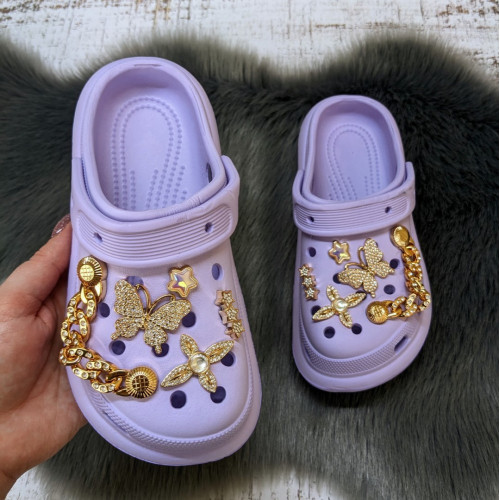 Крокси дитячі для дівчинки Fashion бузкові з джибітсами та ланцюжками 5653