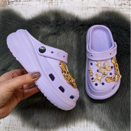 Крокси дитячі для дівчинки Fashion бузкові з джибітсами та ланцюжками 5653