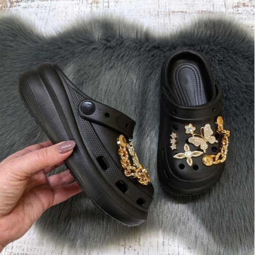 Крокси дитячі для дівчинки Fashion чорні з джибітсами та ланцюжками 5653