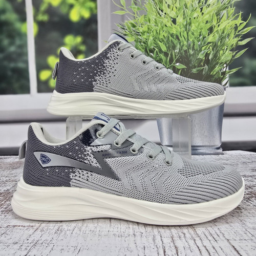 Кросівки чоловічі Fashion світло-сірі текстильні на пінковій підошві 3883