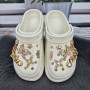 Кроксы женские Fashion белые с джибитсами на платформе 4765