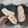 Кроксы женские Fashion пудровые с джибитсами на платформе 4765