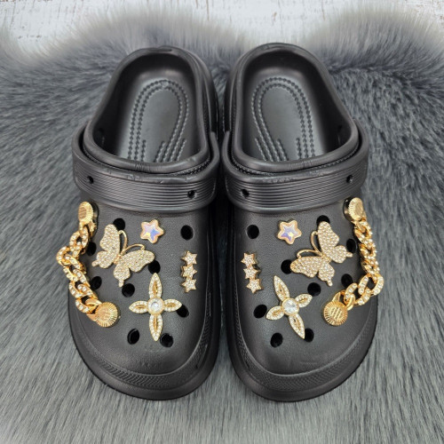 Кроксы женские Fashion черные с джибитсами на платформе 4765