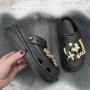 Кроксы женские Fashion черные с джибитсами на платформе 4765