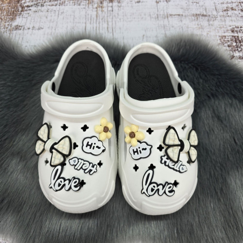 Кроксы женские Fashion белые с джибитсами на высокой платформе 4766