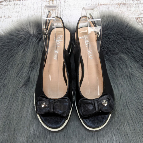 Босоножки женские Fashion черные на невысокой платформе 4812