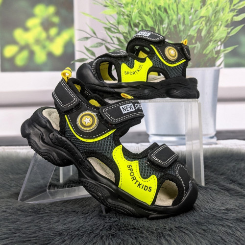Босоніжки дитячі сандалії для хлопчика Kimboo чорні з жовтим закриті 5781