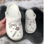 Кроксы женские Fashion белые с джибитсами на объемной подошве 4849