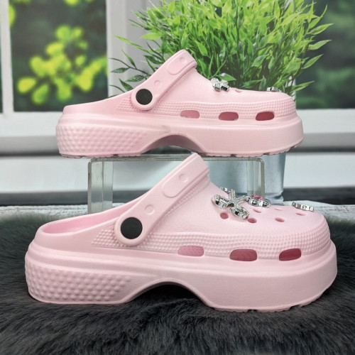 Кроксы женские Fashion розовые с джибитсами на объемной подошве 4849