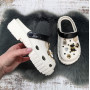 Кроксы женские Fashion белые с джибитсами на объемной подошве 4850