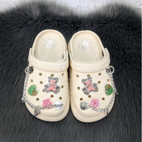 Кроксы детские для девочки Fashion белые с джибитсами и цепочками 5786