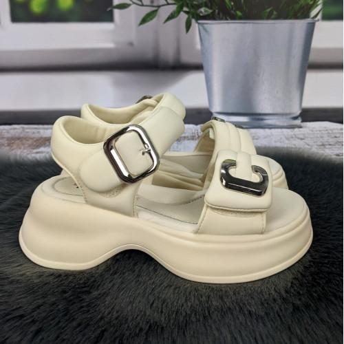Босоніжки підліткові для дівчинки Jong Golf молочні на платформі 5809