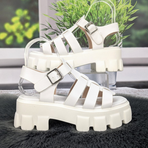 Босоножки женские Fashion белые на платформе 4880