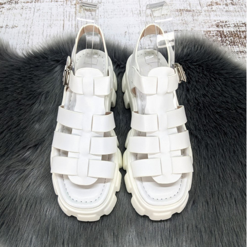 Босоножки женские Fashion белые на платформе 4880
