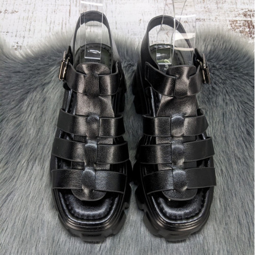 Босоножки женские Fashion черные на платформе 4880