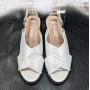 Босоножки женские Fashion белые на невысокой платформе 4469-2