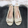 Босоножки женские Fashion бежевые на невысокой платформе 4812
