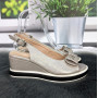 Босоножки женские Fashion серебристые на невысокой платформе 4812