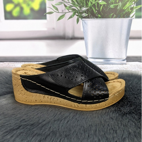 Шльопанці жіночі Sanipur чорні шкіряні на платформі 4790