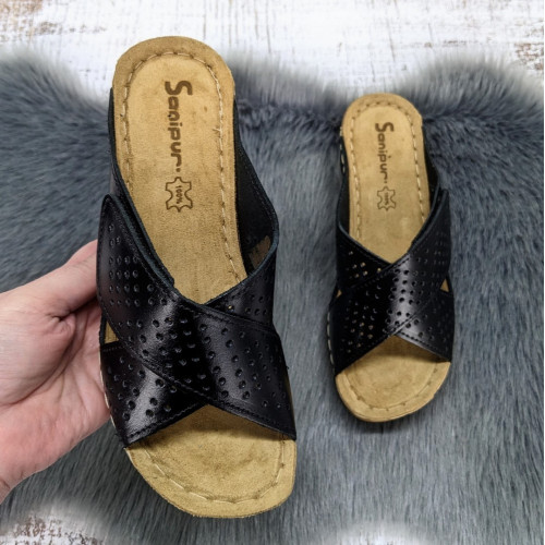 Шльопанці жіночі Sanipur чорні шкіряні на платформі 4790