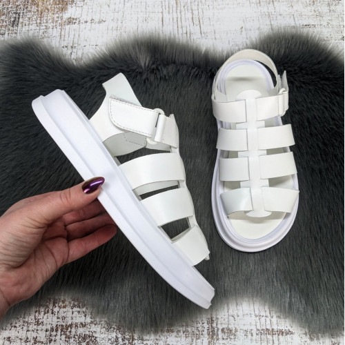 Босоніжки жіночі Amir білі шкіряні на низькому ходу 4932