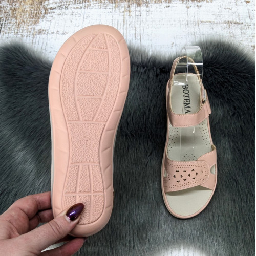 Босоніжки жіночі Botema рожеві на низькому ходу 4813