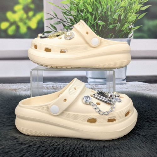 Крокси дитячі для дівчинки Fashion молочні з джибітсами 5653-2
