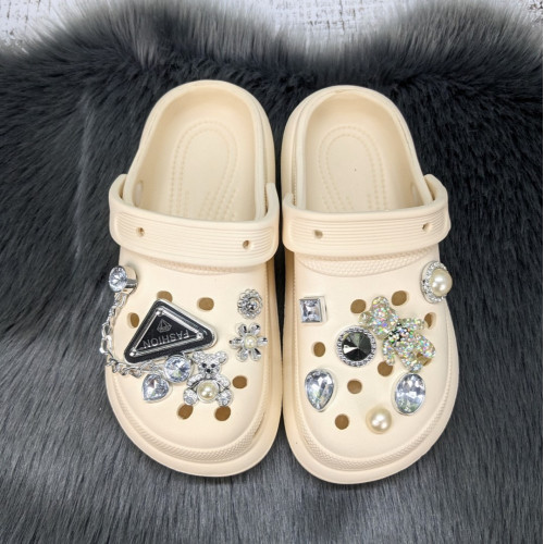 Крокси дитячі для дівчинки Fashion молочні з джибітсами 5653-2