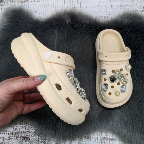 Крокси дитячі для дівчинки Fashion молочні з джибітсами 5653-2