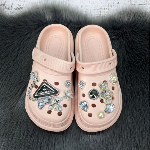 Крокси дитячі для дівчинки Fashion пудрові з джибітсами 5653-2