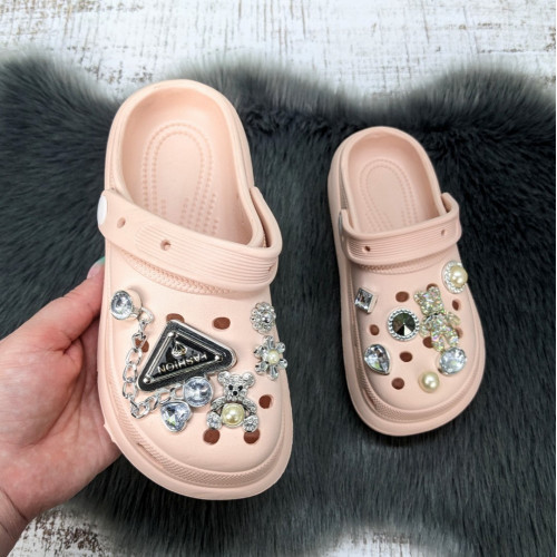 Крокси дитячі для дівчинки Fashion пудрові з джибітсами 5653-2