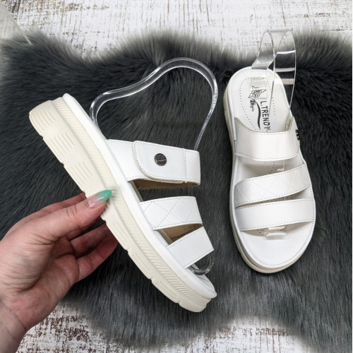 Шльопанці жіночі L.Trendy білі еко-шкіра 4984