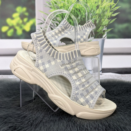 Босоножки женские Fashion серо-бежевые текстильные на платформе 8014