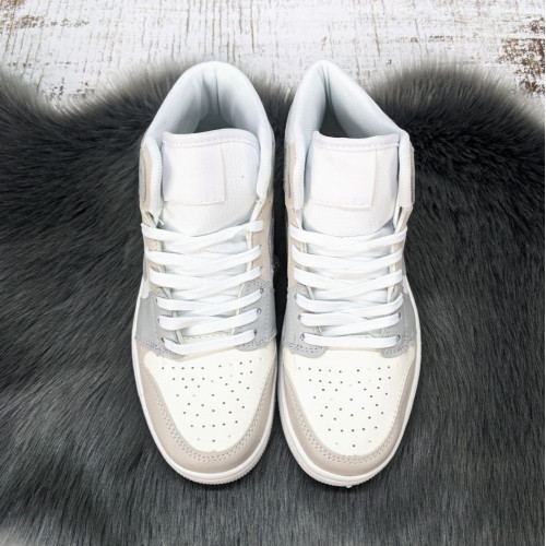Кросівки жіночі Bayota білі з бежевим високі на шнурках 8028