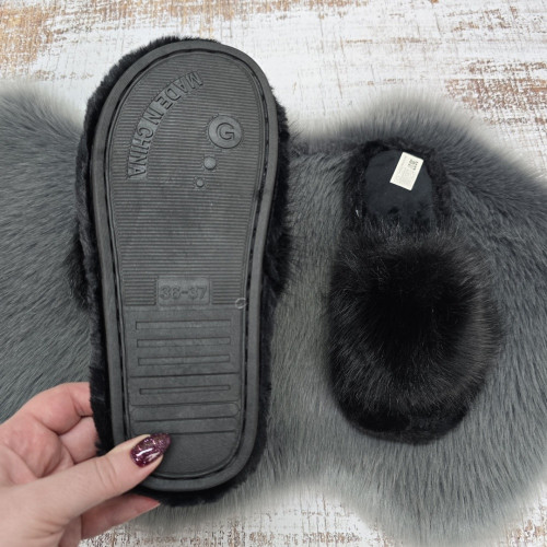 Тапочки жіночі хутряні Fangre чорні 8050