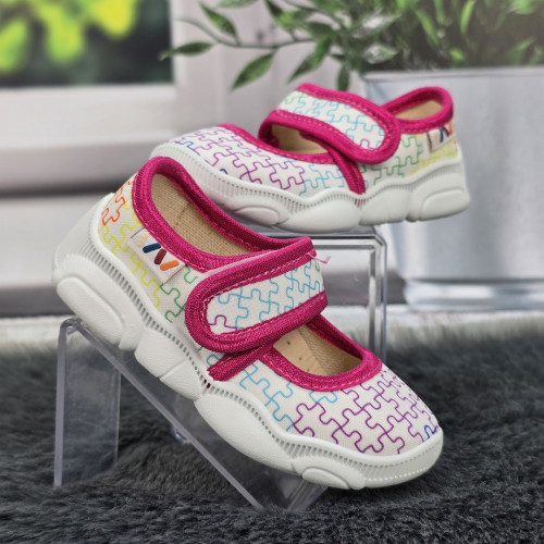 Тапочки дитячі для дівчинки Weestep білі з малиновим на липучках 5874