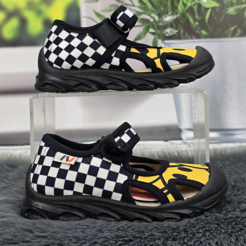 Тапочки дитячі для хлопчика Weestep чорні з жовтим 5963