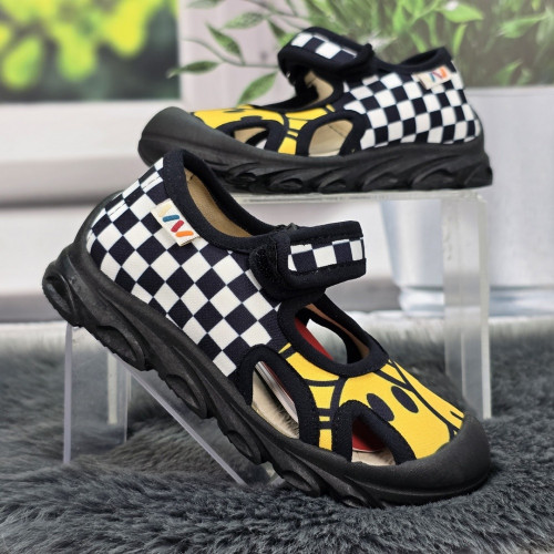 Тапочки дитячі для хлопчика Weestep чорні з жовтим 5963