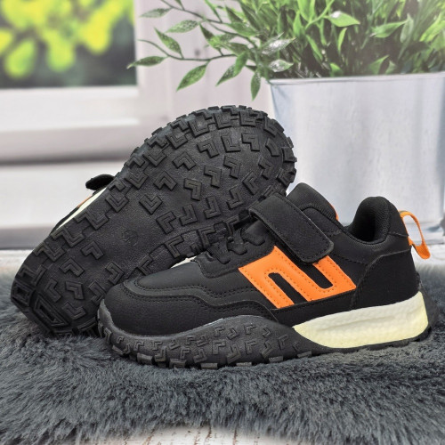 Кросівки дитячі для хлопчика Kimboo чорні з помаранчевим еко-шкіра демісезонні 5919