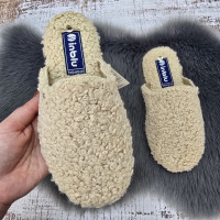 Тапочки женские паркетные Inblu бежевые из искусственного меха каракуль с закрытым носком 8226