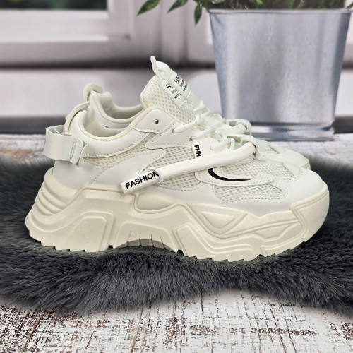 Кросівки жіночі Swin Shoes білі на об'ємній підошві демісезонні 8075-2